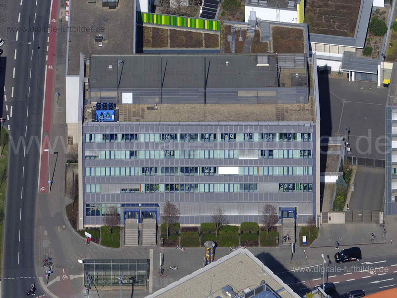 Titel: Deutsche Bundesbank, Bildnummer: f471941, Ort / Stadt: Nürnberg, (Land)Kreis: kreisfreie Stadt Nürnberg, Regierungsbezirk: Mittelfranken, Bundesland: Bayern, Aufnahmedatum: 28.03.2022, Schlagwörter: Luftbild, Luftbilder, Luftbildfotografie, Luftaufnahme, Luftbildaufnahme, Luftfoto, Vogelperspektive, Vogelansicht, Deutschland, Bahnhofstraße, Deutsche Bundesbank, Monat: März, Jahreszeit: Frühling, Tageszeit: Mittag / Nachmittag, Jahr: 2022, Flug ID: 20220328, Bildstatus: farblich angepasst,