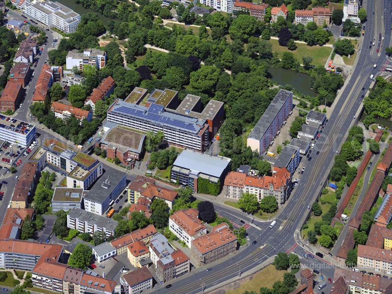 Titel: Dr.-Erler-Klinik, Bildnummer: f484820, Ort / Stadt: Nürnberg, (Land)Kreis: kreisfreie Stadt Nürnberg, Regierungsbezirk: Mittelfranken, Bundesland: Bayern, Aufnahmedatum: 14.06.2022, Schlagwörter: Luftbild, Luftbilder, Luftbildfotografie, Luftaufnahme, Luftbildaufnahme, Luftfoto, Vogelperspektive, Vogelansicht, Deutschland, , Dr.-Erler-Klinik, Pegnitz, Klinik, Krankenhaus, Kontumazgarten, Monat: Juni, Jahreszeit: Sommer, Tageszeit: Vormittag / Mittag, Jahr: 2022, Flug ID: 20220614, Bildsta