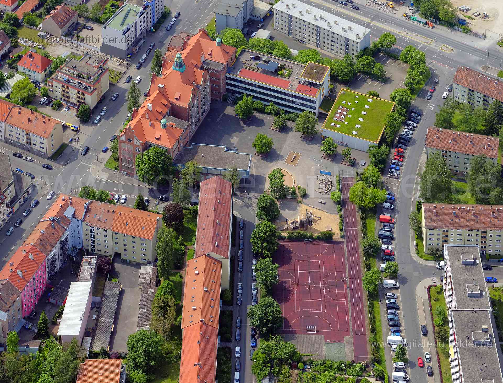 Luftbild - Dr.-Theo-Schöller-Schule, Ort: Nürnberg, Tags: Dr.-Theo-Schöller-Schule, Schule, , , Adelgundenstraße, Detmolde...