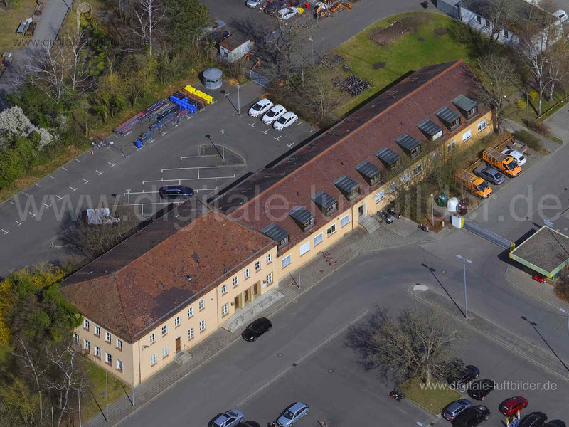 Titel: ehem. KFZ Zulassungsstelle, Bildnummer: f472162, Ort / Stadt: Nürnberg, (Land)Kreis: kreisfreie Stadt Nürnberg, Regierungsbezirk: Mittelfranken, Bundesland: Bayern, Aufnahmedatum: 28.03.2022, Schlagwörter: Luftbild, Luftbilder, Luftbildfotografie, Luftaufnahme, Luftbildaufnahme, Luftfoto, Vogelperspektive, Vogelansicht, Deutschland, ehem. KFZ Zulassungsstelle, Kurt-Ahles-Anlage, Großreuth hinter der Veste, Monat: März, Jahreszeit: Frühling, Tageszeit: Mittag / Nachmittag, Jahr: 2022, Flug