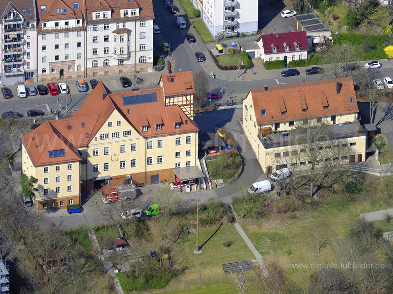Titel: Feuerwache 2, Bildnummer: f471603, Ort / Stadt: Nürnberg, (Land)Kreis: kreisfreie Stadt Nürnberg, Regierungsbezirk: Mittelfranken, Bundesland: Bayern, Aufnahmedatum: 28.03.2022, Schlagwörter: Luftbild, Luftbilder, Luftbildfotografie, Luftaufnahme, Luftbildaufnahme, Luftfoto, Vogelperspektive, Vogelansicht, Deutschland, Veilhof, Feucherwache 2, Feuerwehr, Feuerwache, Monat: März, Jahreszeit: Frühling, Tageszeit: Mittag / Nachmittag, Jahr: 2022, Flug ID: 20220328, Bildstatus: farblich angep