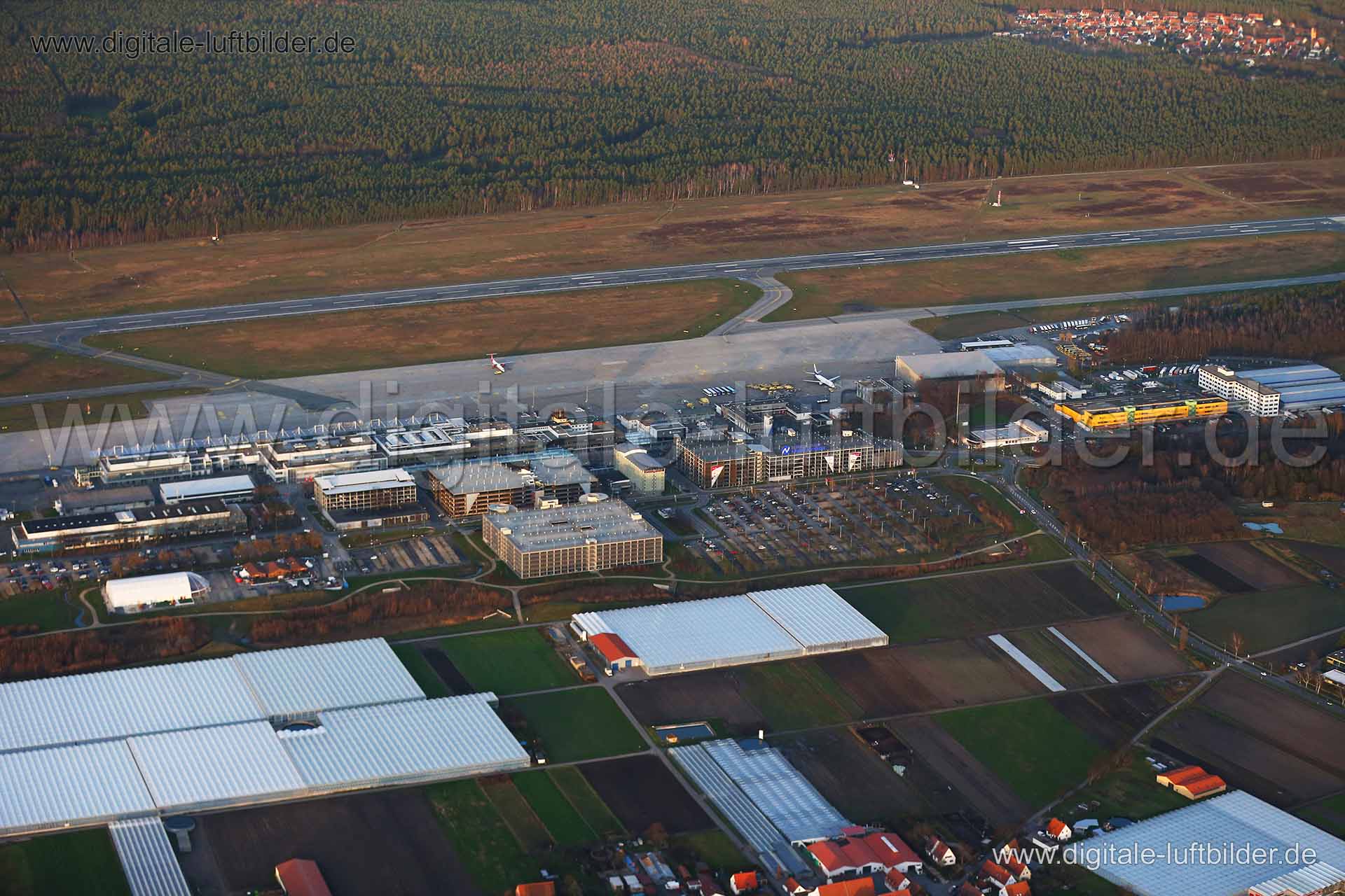 Luftaufnahme Flughafen in Nürnberg | Mittelfranken, Bayern