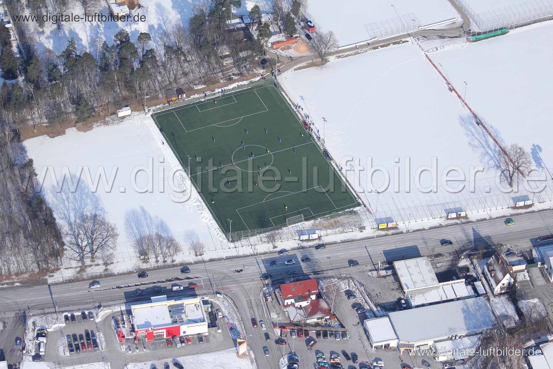 Luftaufnahme Fussballplatz im Winter in Nürnberg | Mittelfranken, Bayern