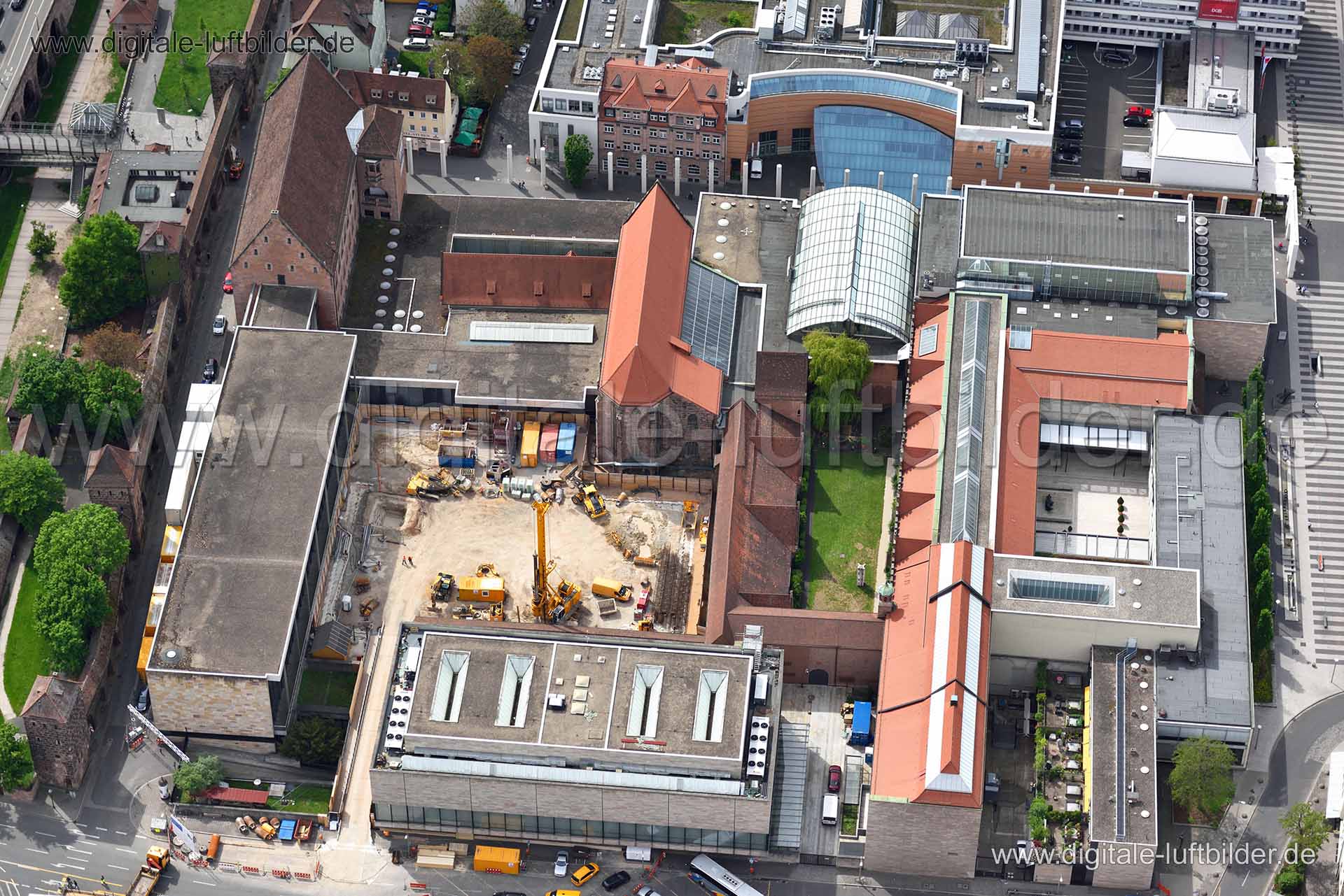 Titel: Germanisches Nationalmuseum, Bildnummer: n148920, Ort / Stadt: Nürnberg, (Land)Kreis: kreisfreie Stadt Nürnberg, Regierungsbezirk: Mittelfranken, Bundesland: Bayern, Aufnahmedatum: 11.05.2015, Schlagwörter: Luftbild, Luftbilder, Luftbildfotografie, Luftaufnahme, Luftbildaufnahme, Luftfoto, Vogelperspektive, Vogelansicht, Deutschland, Schräg- und Senkrecht-Luftaufnahmen, Orthofotografie, Germanisches Nationalmuseum, Monat: Mai, Jahreszeit: Sommer, Tageszeit: Mittag / Nachmittag, Jahr: 2015