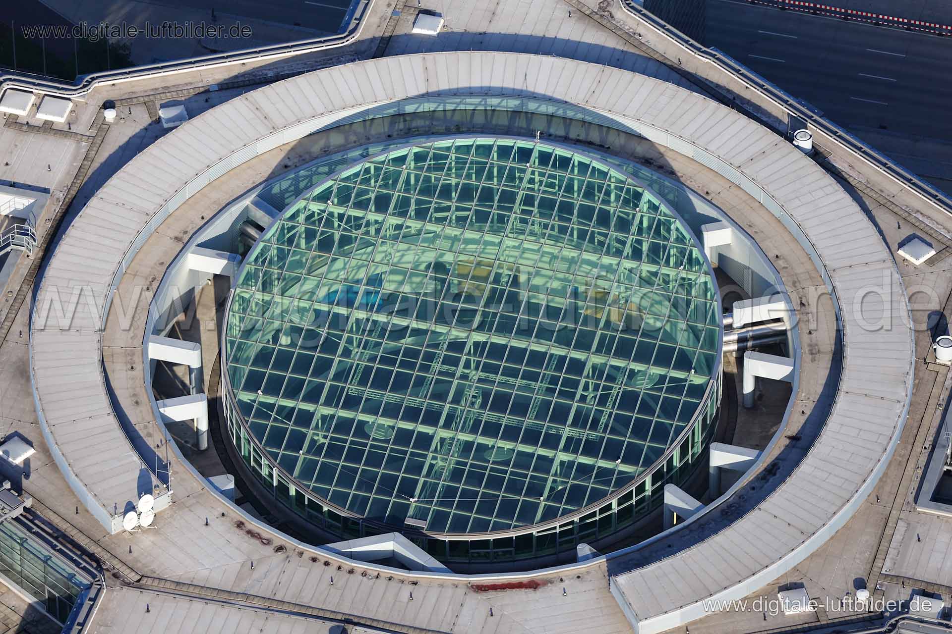 Luftaufnahme Glasdach Messezentrum in Nürnberg | Mittelfranken, Bayern
