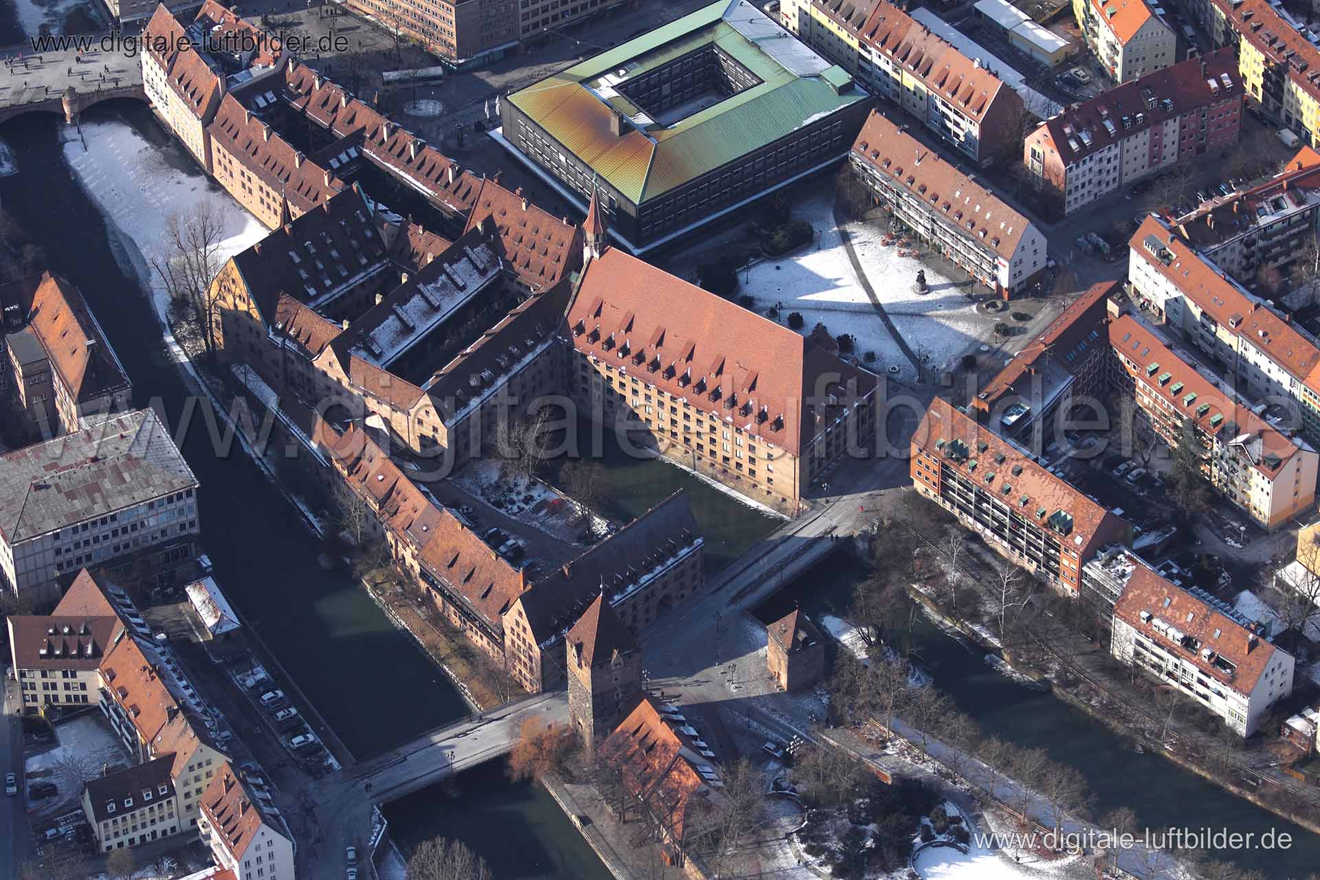 Luftaufnahme Heilig-Geist-Spital in Nürnberg | Mittelfranken, Bayern