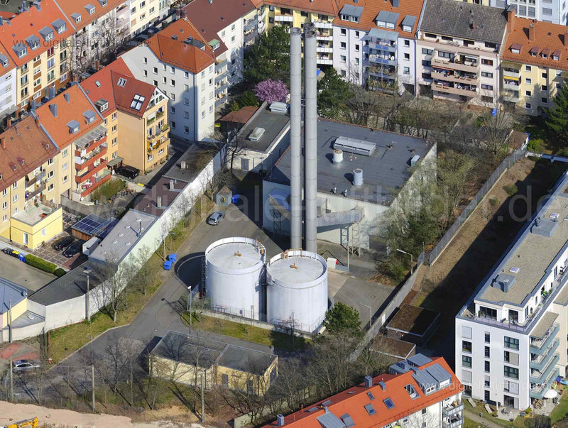Titel: Heizwerk Maxfeld, Bildnummer: f472261, Ort / Stadt: Nürnberg, (Land)Kreis: kreisfreie Stadt Nürnberg, Regierungsbezirk: Mittelfranken, Bundesland: Bayern, Aufnahmedatum: 28.03.2022, Schlagwörter: Luftbild, Luftbilder, Luftbildfotografie, Luftaufnahme, Luftbildaufnahme, Luftfoto, Vogelperspektive, Vogelansicht, Deutschland, Heizwerk Maxfeld, Rennweg, ehem. Brunswick, Baustelle, Kessel, Tank, Silo, Park Lane, Monat: März, Jahreszeit: Frühling, Tageszeit: Mittag / Nachmittag, Jahr: 2022, Flu