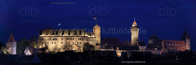 Luftaufnahme Kaiserburg bei Nacht in Nürnberg | Mittelfranken, Bayern