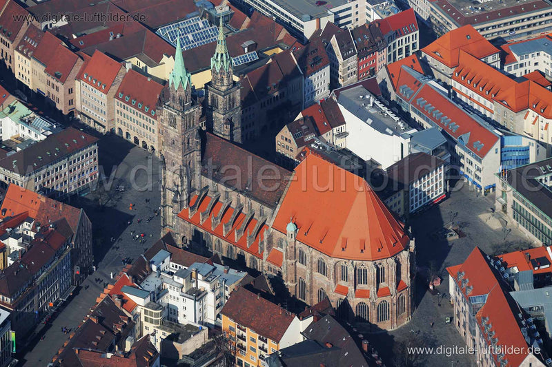 Luftaufnahme Lorenzkirche in Nürnberg | Mittelfranken, Bayern