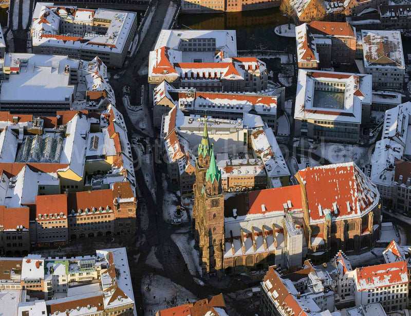 Luftaufnahme Lorenzkirche in Nürnberg | Mittelfranken, Bayern