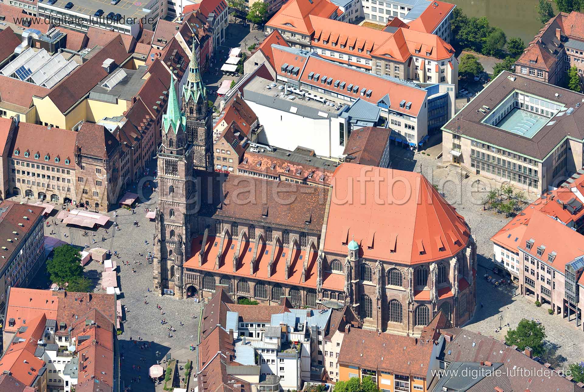 Luftaufnahme Lorenzkirche in Nürnberg | Mittelfranken, Bayern