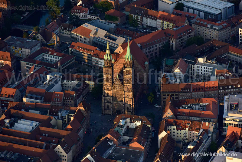 Luftaufnahme Lorenzkirche in Nürnberg | Mittelfranken, Bayern