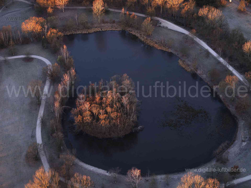 Luftaufnahme Marienbergweiher in Nürnberg | Mittelfranken, Bayern