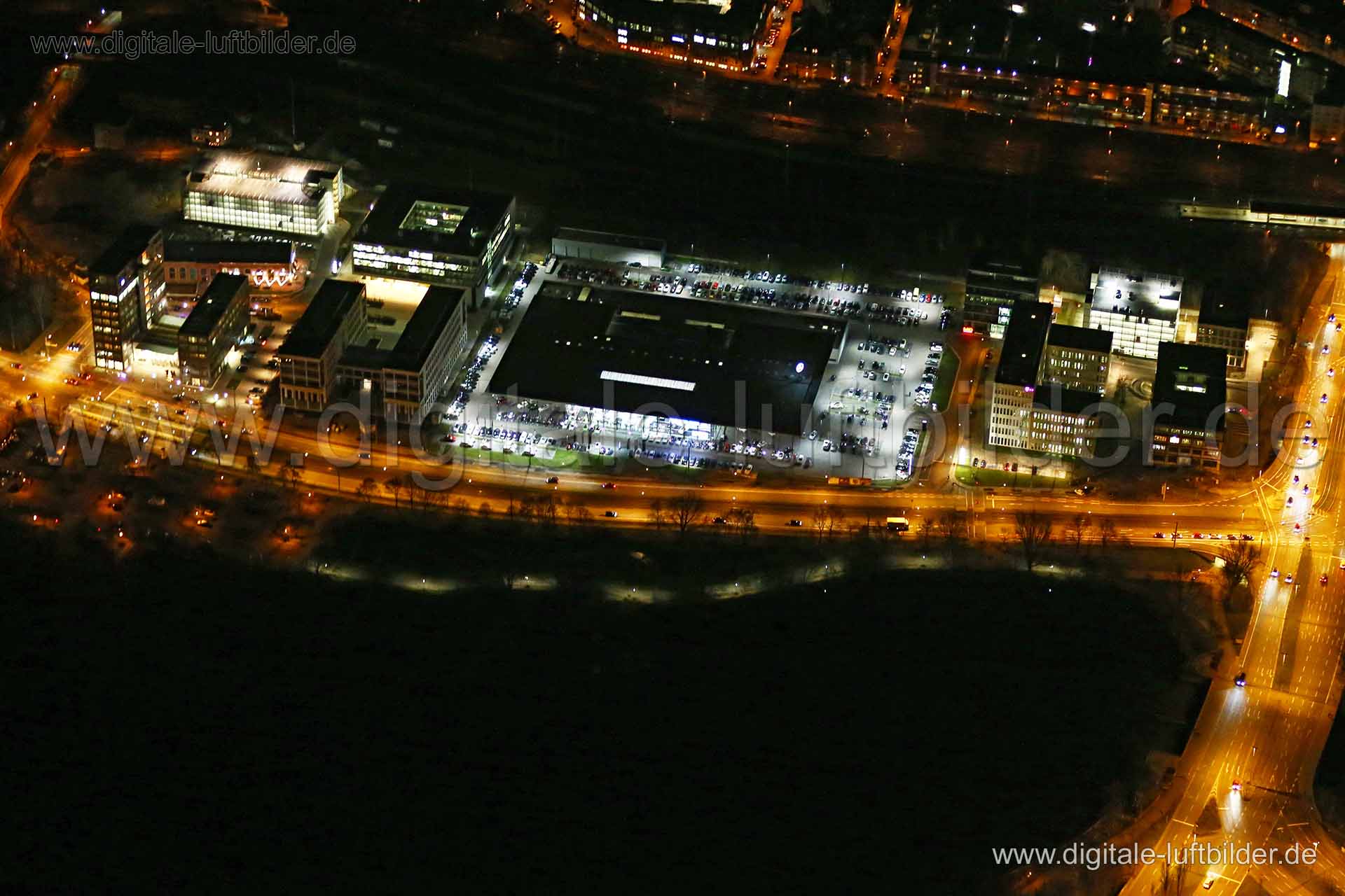 Titel: Milchhof Palais, Bildnummer: bb82130, Ort / Stadt: Nürnberg, (Land)Kreis: kreisfreie Stadt Nürnberg, Regierungsbezirk: Mittelfranken, Bundesland: Bayern, Aufnahmedatum: 22.12.2015, Schlagwörter: Luftbild, Luftbilder, Luftbildfotografie, Luftaufnahme, Luftbildaufnahme, Luftfoto, Vogelperspektive, Vogelansicht, Deutschland, Schräg- und Senkrecht-Luftaufnahmen, Orthofotografie, ehem. Milchhof, Kressengartenstraße, Ostendstraße, Neubau, Gewerbe, Wöhrder Talübergang, Dürrenhof, Dürrenhoftunnel