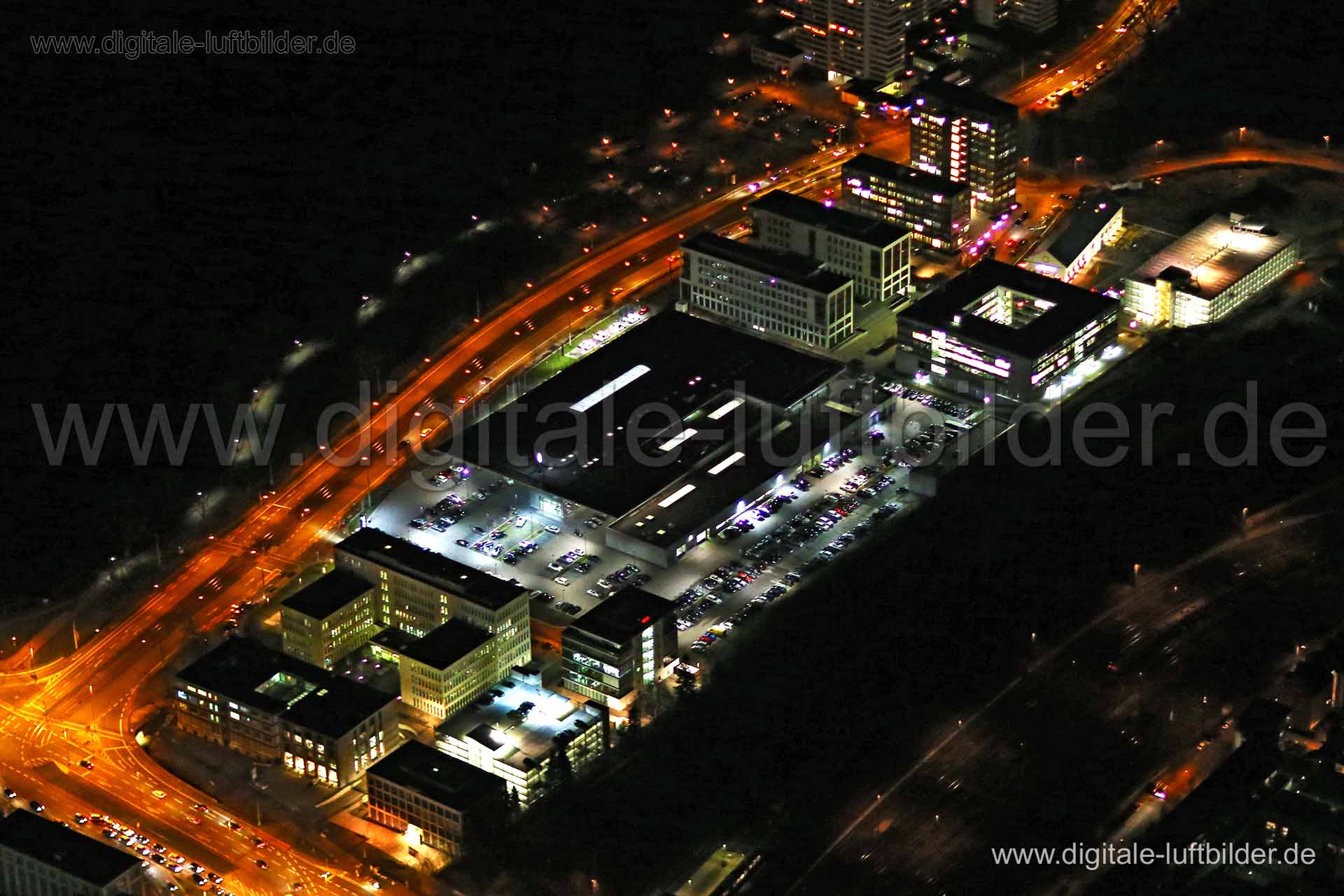 Titel: Milchhof Palais, Bildnummer: bb86890, Ort / Stadt: Nürnberg, (Land)Kreis: kreisfreie Stadt Nürnberg, Regierungsbezirk: Mittelfranken, Bundesland: Bayern, Aufnahmedatum: 22.12.2015, Schlagwörter: Luftbild, Luftbilder, Luftbildfotografie, Luftaufnahme, Luftbildaufnahme, Luftfoto, Vogelperspektive, Vogelansicht, Deutschland, Schräg- und Senkrecht-Luftaufnahmen, Orthofotografie, ehem. Milchhof, Kressengartenstraße, Dürrenhof, Wöhrder Talübergang, Tullnau Carrèe, Palais am Milchhof, Gewerbeflä