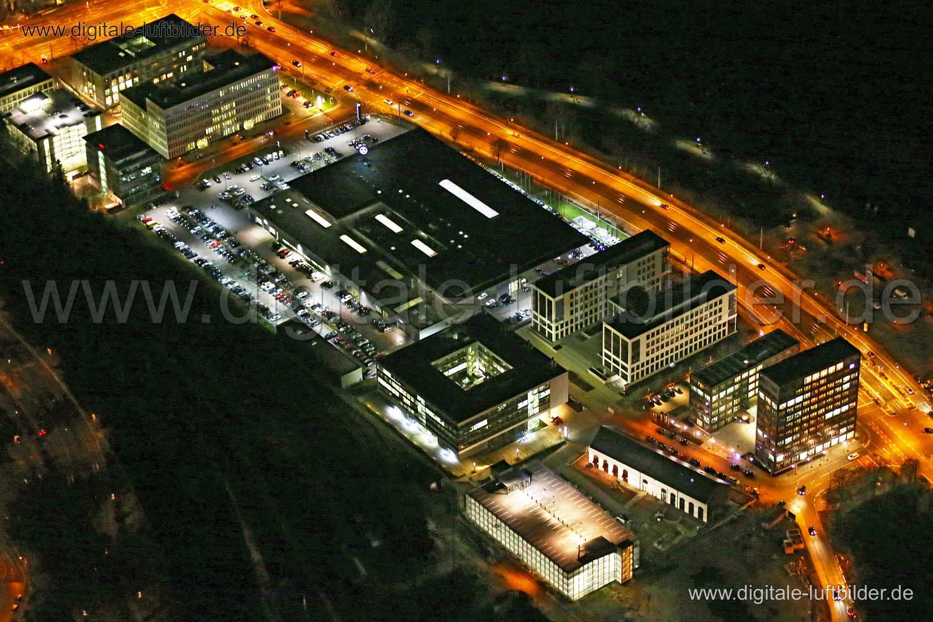 Titel: Milchhof Palais, Bildnummer: bb89720, Ort / Stadt: Nürnberg, (Land)Kreis: kreisfreie Stadt Nürnberg, Regierungsbezirk: Mittelfranken, Bundesland: Bayern, Aufnahmedatum: 22.12.2015, Schlagwörter: Luftbild, Luftbilder, Luftbildfotografie, Luftaufnahme, Luftbildaufnahme, Luftfoto, Vogelperspektive, Vogelansicht, Deutschland, Schräg- und Senkrecht-Luftaufnahmen, Orthofotografie, ehem. Milchhof, Kressengartenstraße, Bahnhofstraße, Ostendstraße, Neubau, Gewerbe, Gewerbeflächen, Gewerbeflächen &