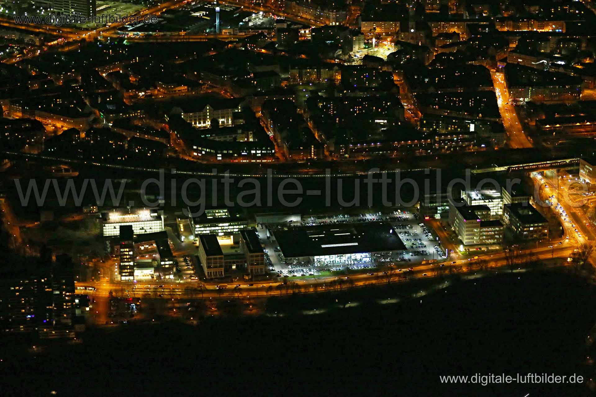 Titel: Milchhof Palais, Bildnummer: bb89830, Ort / Stadt: Nürnberg, (Land)Kreis: kreisfreie Stadt Nürnberg, Regierungsbezirk: Mittelfranken, Bundesland: Bayern, Aufnahmedatum: 22.12.2015, Schlagwörter: Luftbild, Luftbilder, Luftbildfotografie, Luftaufnahme, Luftbildaufnahme, Luftfoto, Vogelperspektive, Vogelansicht, Deutschland, Schräg- und Senkrecht-Luftaufnahmen, Orthofotografie, ehem. Milchhof, Kressengartenstraße, Ostendstraße, Neubau, Gewerbe, Wöhrder Talübergang, Dürrenhofstraße, Gewerbefl