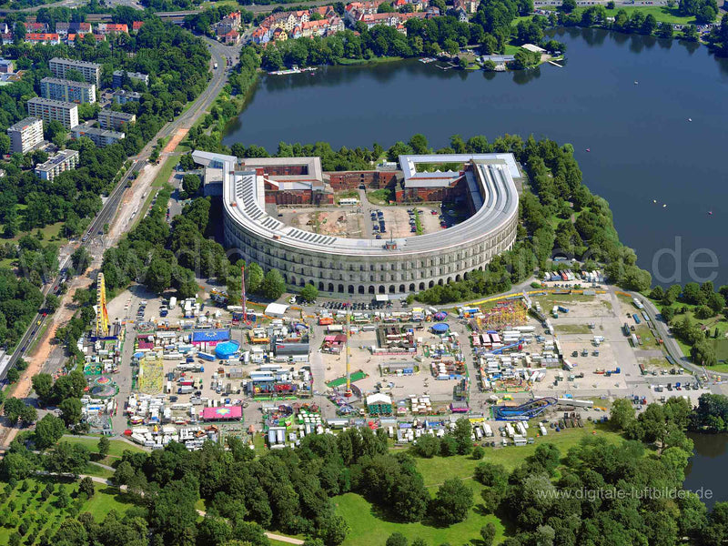 Luftaufnahme Nürnbärland am Volksfestplatz in Nürnberg | Mittelfranken, Bayern