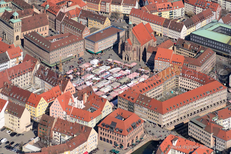 Luftaufnahme Ostermarkt am Hauptmarkt in Nürnberg | Mittelfranken, Bayern