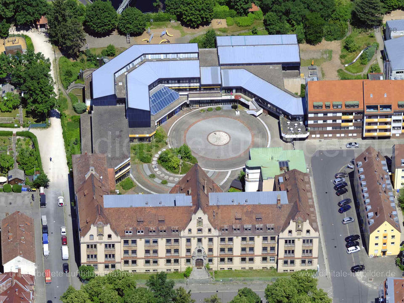 Titel: Paul-Ritter-Förderschule, Bildnummer: f485001, Ort / Stadt: Nürnberg, (Land)Kreis: kreisfreie Stadt Nürnberg, Regierungsbezirk: Mittelfranken, Bundesland: Bayern, Aufnahmedatum: 14.06.2022, Schlagwörter: Luftbild, Luftbilder, Luftbildfotografie, Luftaufnahme, Luftbildaufnahme, Luftfoto, Luftbildarchiv, Luftbildsuche, Vogelperspektive, Vogelansicht, Deutschland, , Paul-Ritter-Förderschule, Schule, Muggenhof, Heinickestraße, Pestalozzistraße, Jojann-Sebastian-Bach-Straße, Monat: Juni, Jahre