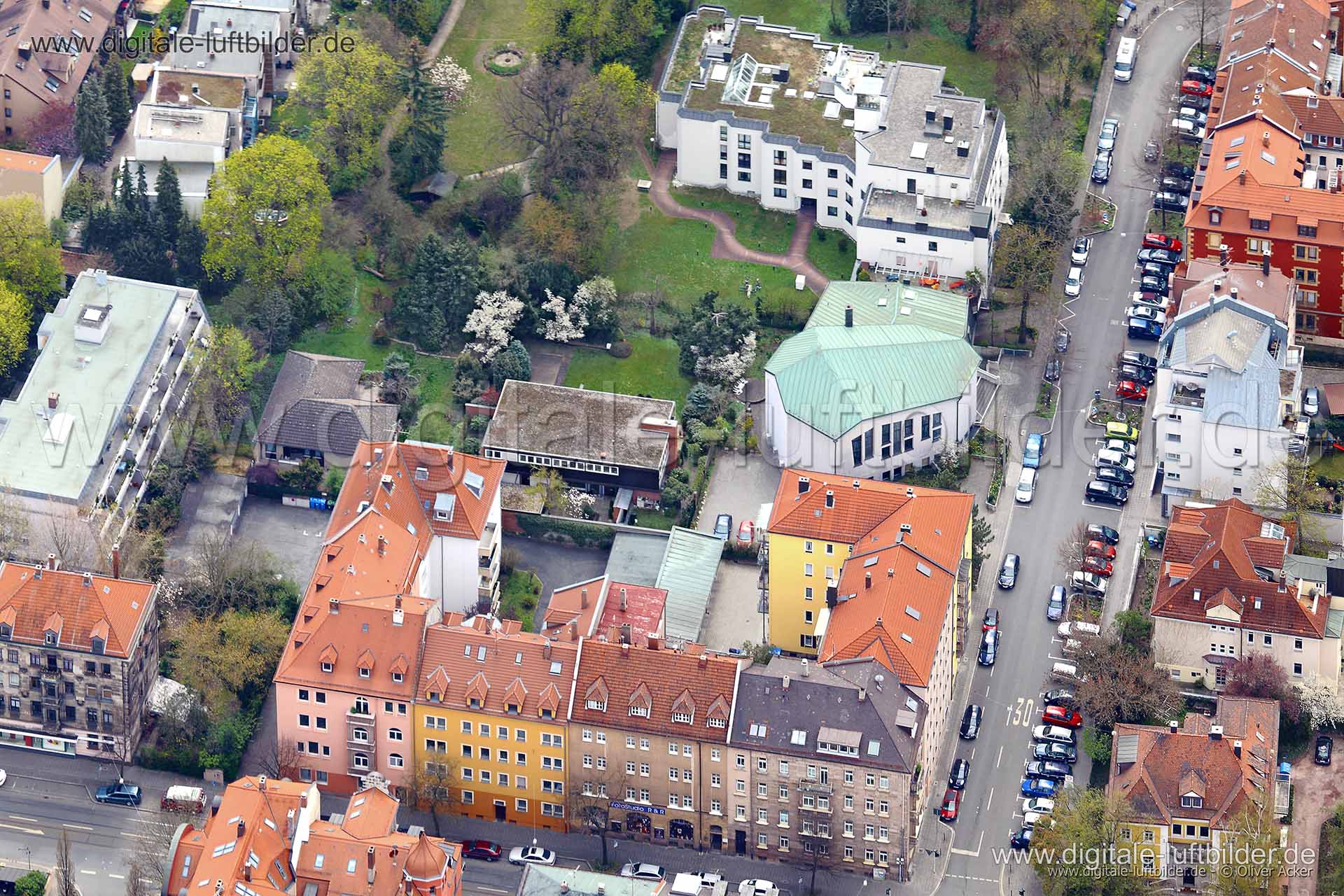 Titel: Pirckheimerstraße, Bildnummer: cc53400, Ort / Stadt: Nürnberg, (Land)Kreis: kreisfreie Stadt Nürnberg, Regierungsbezirk: Mittelfranken, Bundesland: Bayern, Aufnahmedatum: 17.04.2012, Schlagwörter: Luftbild, Luftbilder, Luftbildfotografie, Luftaufnahme, Luftbildaufnahme, Luftfoto, Vogelperspektive, Vogelansicht, Deutschland, Schräg- und Senkrecht-Luftaufnahmen, Orthofotografie, Pirckheimerstraße, Nordstadt, Krelingstraße, Monat: April, Jahreszeit: Frühling, Tageszeit: Mittag / Nachmittag,