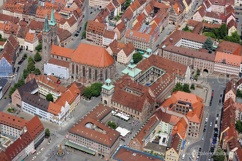 Luftaufnahme Rathaus & Sebalduskirche in Nürnberg | Mittelfranken, Bayern