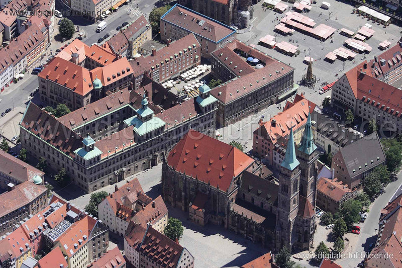 Luftaufnahme Rathaus & Sebalduskirche in Nürnberg | Mittelfranken, Bayern