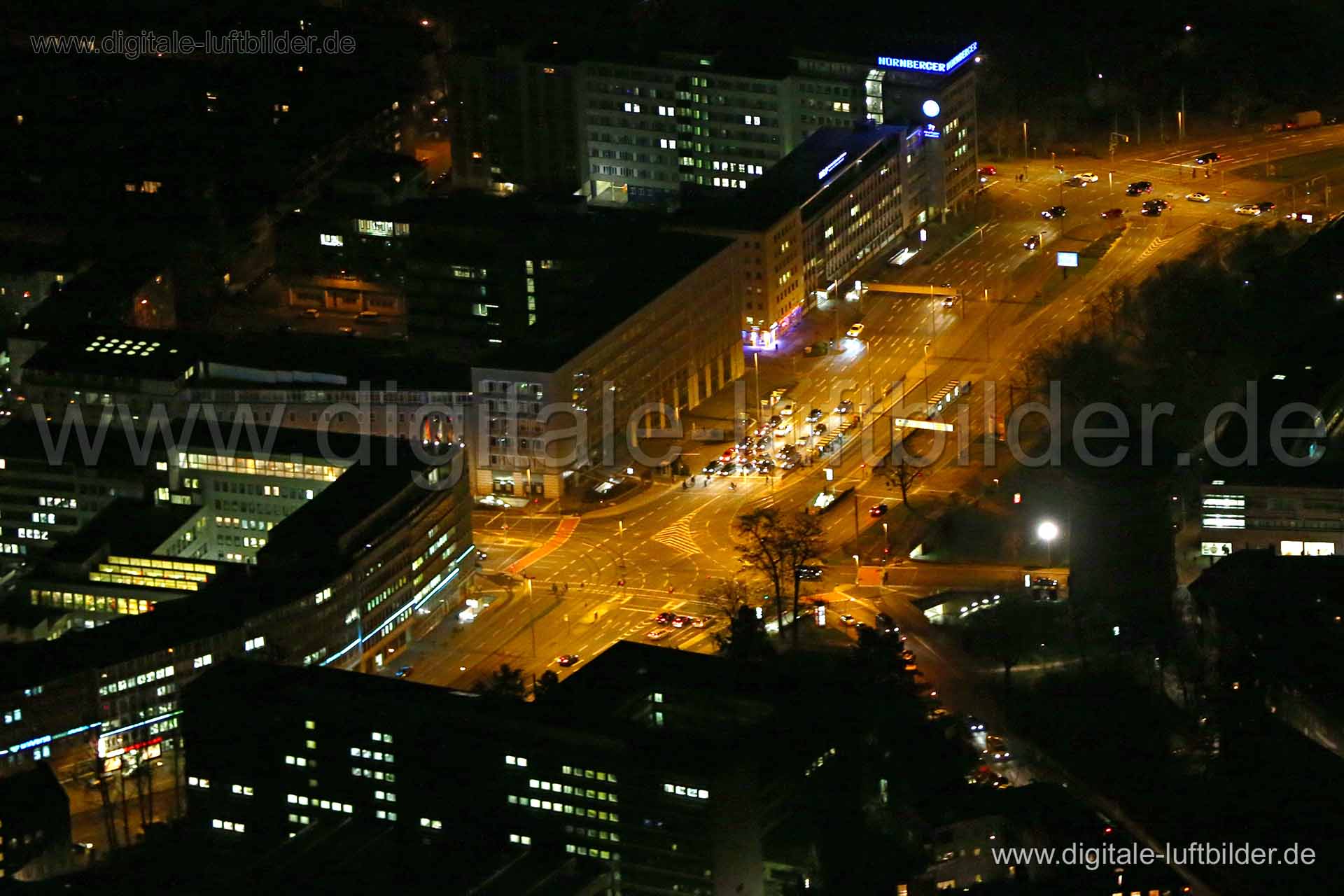 Titel: Rathenauplatz, Bildnummer: bb89320, Ort / Stadt: Nürnberg, (Land)Kreis: kreisfreie Stadt Nürnberg, Regierungsbezirk: Mittelfranken, Bundesland: Bayern, Aufnahmedatum: 22.12.2015, Schlagwörter: Luftbild, Luftbilder, Luftbildfotografie, Luftaufnahme, Luftbildaufnahme, Luftfoto, Vogelperspektive, Vogelansicht, Deutschland, Schräg- und Senkrecht-Luftaufnahmen, Orthofotografie, Rathenauplatz, Kreuzung, Verkehr, Bayreuther Straße, Gewerbeflächen & Gewerbeimmobilien, Monat: Dezember, Jahreszeit: