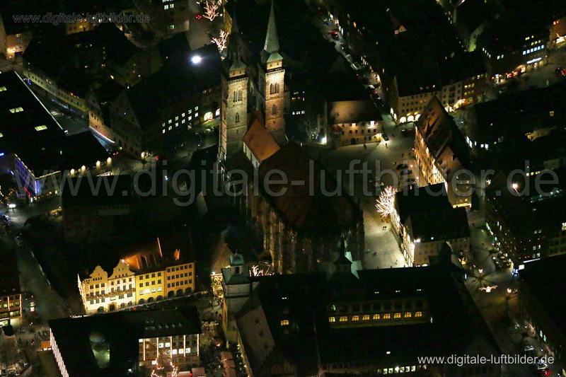 Titel: Sebalduskirche, Bildnummer: bb87700, Ort / Stadt: Nürnberg, (Land)Kreis: kreisfreie Stadt Nürnberg, Regierungsbezirk: Mittelfranken, Bundesland: Bayern, Aufnahmedatum: 22.12.2015, Schlagwörter: Luftbild, Luftbilder, Luftbildfotografie, Luftaufnahme, Luftbildaufnahme, Luftfoto, Vogelperspektive, Vogelansicht, Deutschland, Schräg- und Senkrecht-Luftaufnahmen, Orthofotografie, Sebalduskirche, Kirche, Rathausplatz, St. Sebald, Waaggasse, Winklerstraße, Monat: Dezember, Jahreszeit: Winter, Tag