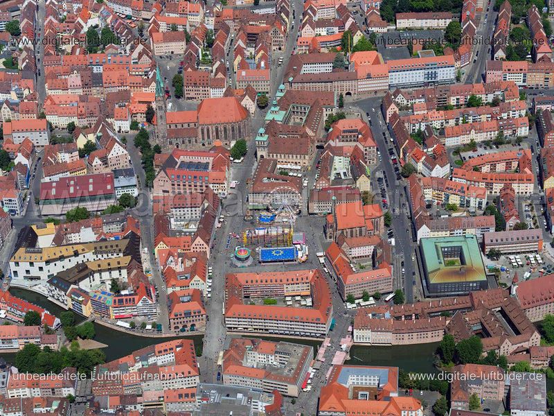 Luftaufnahme Sommertage am Hauptmarkt in Nürnberg | Mittelfranken, Bayern