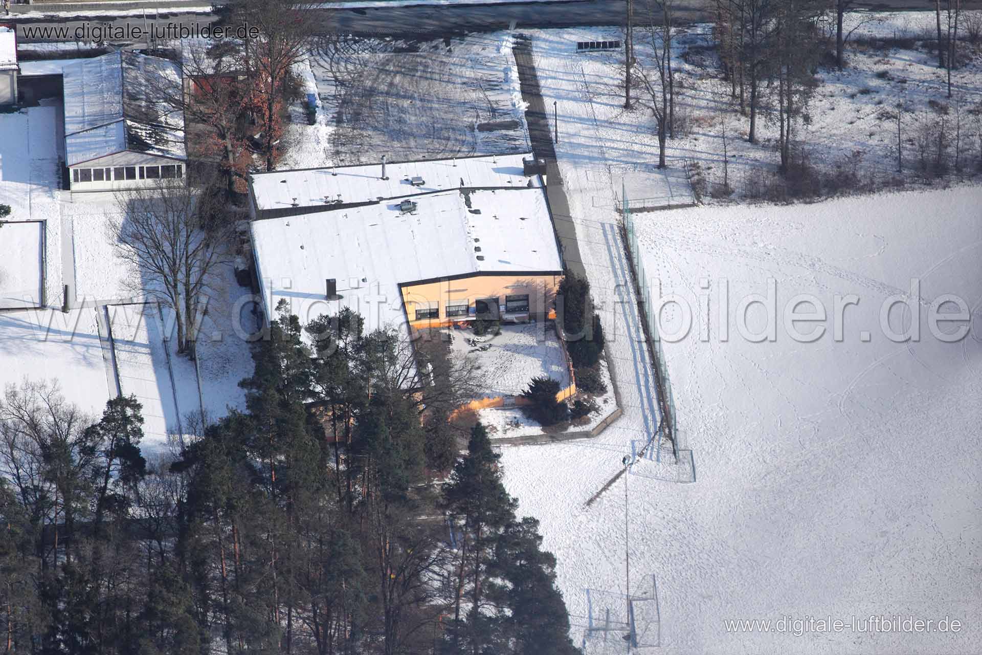 Titel: Sportheim ASV Buchenbühl, Bildnummer: cc42760, Ort / Stadt: Nürnberg, (Land)Kreis: kreisfreie Stadt Nürnberg, Regierungsbezirk: Mittelfranken, Bundesland: Bayern, Aufnahmedatum: 11.02.2012, Schlagwörter: Luftbild, Luftbilder, Luftbildfotografie, Luftaufnahme, Luftbildaufnahme, Luftfoto, Vogelperspektive, Vogelansicht, Deutschland, Schräg- und Senkrecht-Luftaufnahmen, Orthofotografie, Buchenbühl, ASV Buchenbühl, Sportheim, Sportheim ASV Buchenbühl, Monat: Februar, Jahreszeit: Winter, Tages