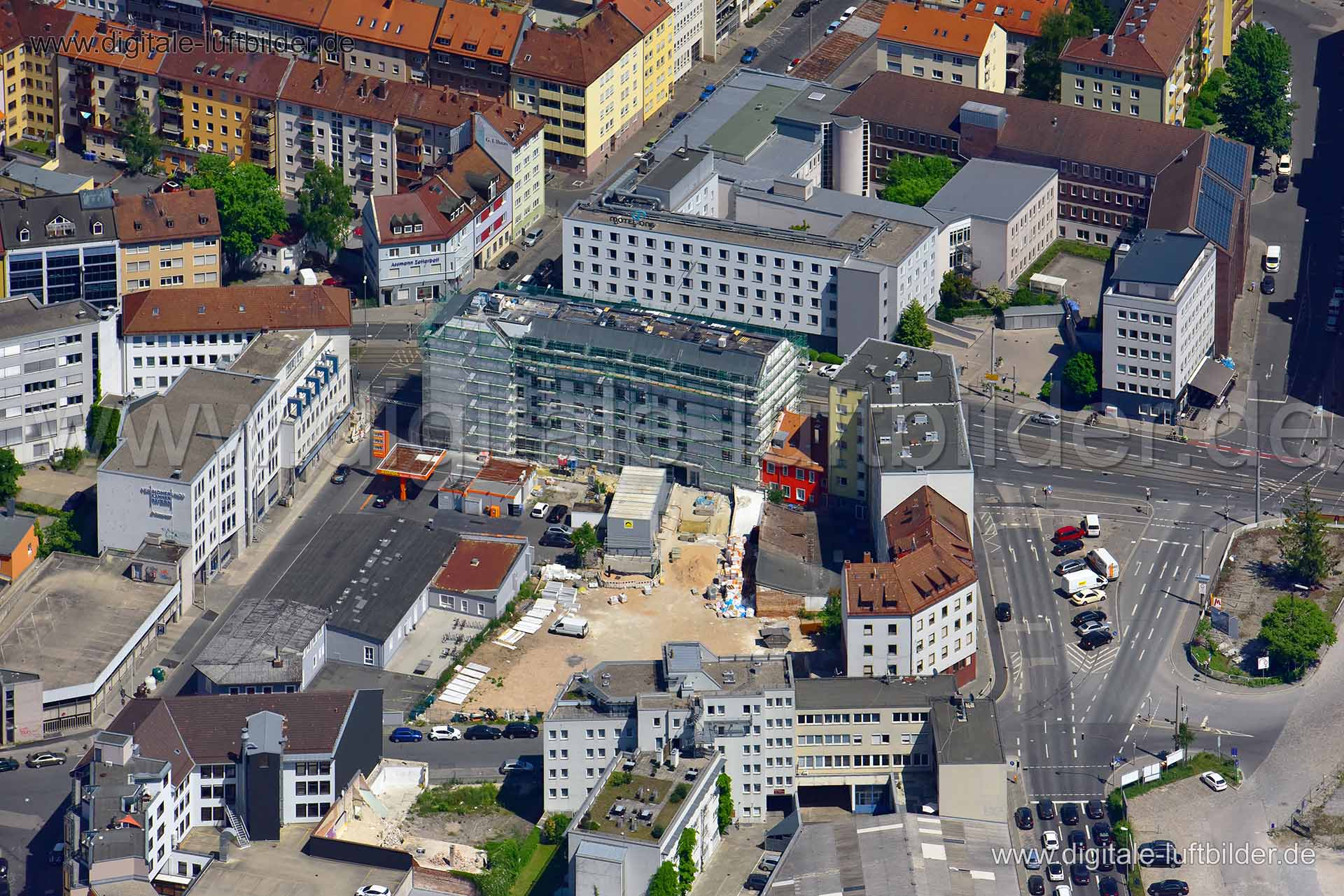 Titel: Steinbühler Straße, Bildnummer: n295110, Ort / Stadt: Nürnberg, (Land)Kreis: kreisfreie Stadt Nürnberg, Regierungsbezirk: Mittelfranken, Bundesland: Bayern, Aufnahmedatum: 02.06.2019, Schlagwörter: Luftbild, Luftbilder, Luftbildfotografie, Luftaufnahme, Luftbildaufnahme, Luftfoto, Vogelperspektive, Vogelansicht, Deutschland, Schräg- und Senkrecht-Luftaufnahmen, Orthofotografie, 90443, Zufuhrstraße, Kohlenhofstraße, Steinbühler Straße, Schanzäckerstraße, Dietzstraße, Zeltnerstraße, Stromer