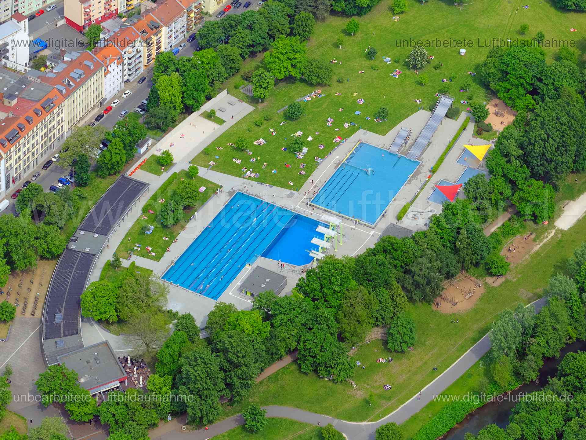 Luftbild - Westbad, Ort: Nürnberg, Tags: Westbad, Freibad, Schwimmbad, Pegnitz, Wiesengrund, , Kirschgartenstraße, Nürnber...
