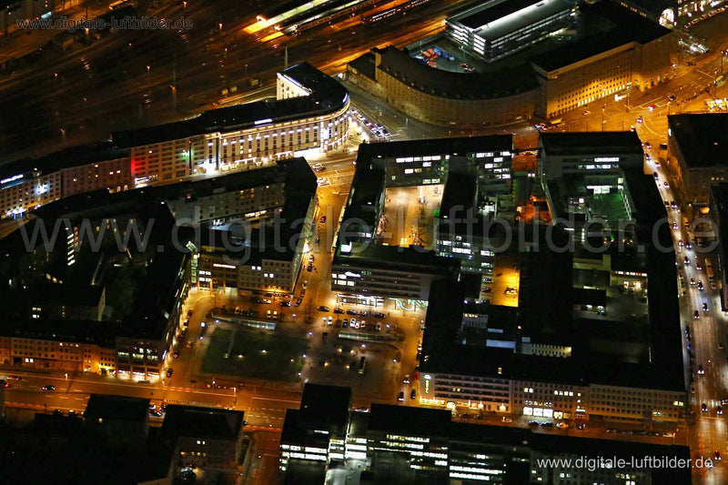Titel: Willy-Brandt-Platz, Bildnummer: bb86900, Ort / Stadt: Nürnberg, (Land)Kreis: kreisfreie Stadt Nürnberg, Regierungsbezirk: Mittelfranken, Bundesland: Bayern, Aufnahmedatum: 22.12.2015, Schlagwörter: Luftbild, Luftbilder, Luftbildfotografie, Luftaufnahme, Luftbildaufnahme, Luftfoto, Vogelperspektive, Vogelansicht, Deutschland, Schräg- und Senkrecht-Luftaufnahmen, Orthofotografie, Willy-Brandt-Platz, Marienstraße, Bahnhofstraße, Allersberger Tunnel, Gleißbühlstraße, Bahnhofsplatz, Gewerbeflä