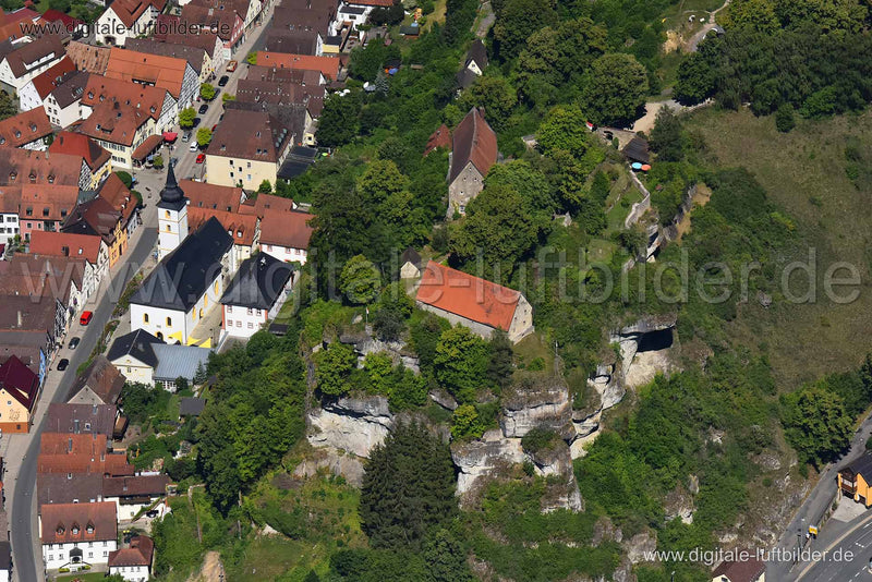 Luftaufnahme Burg Pottenstein in Pottenstein | Oberfranken, Bayern