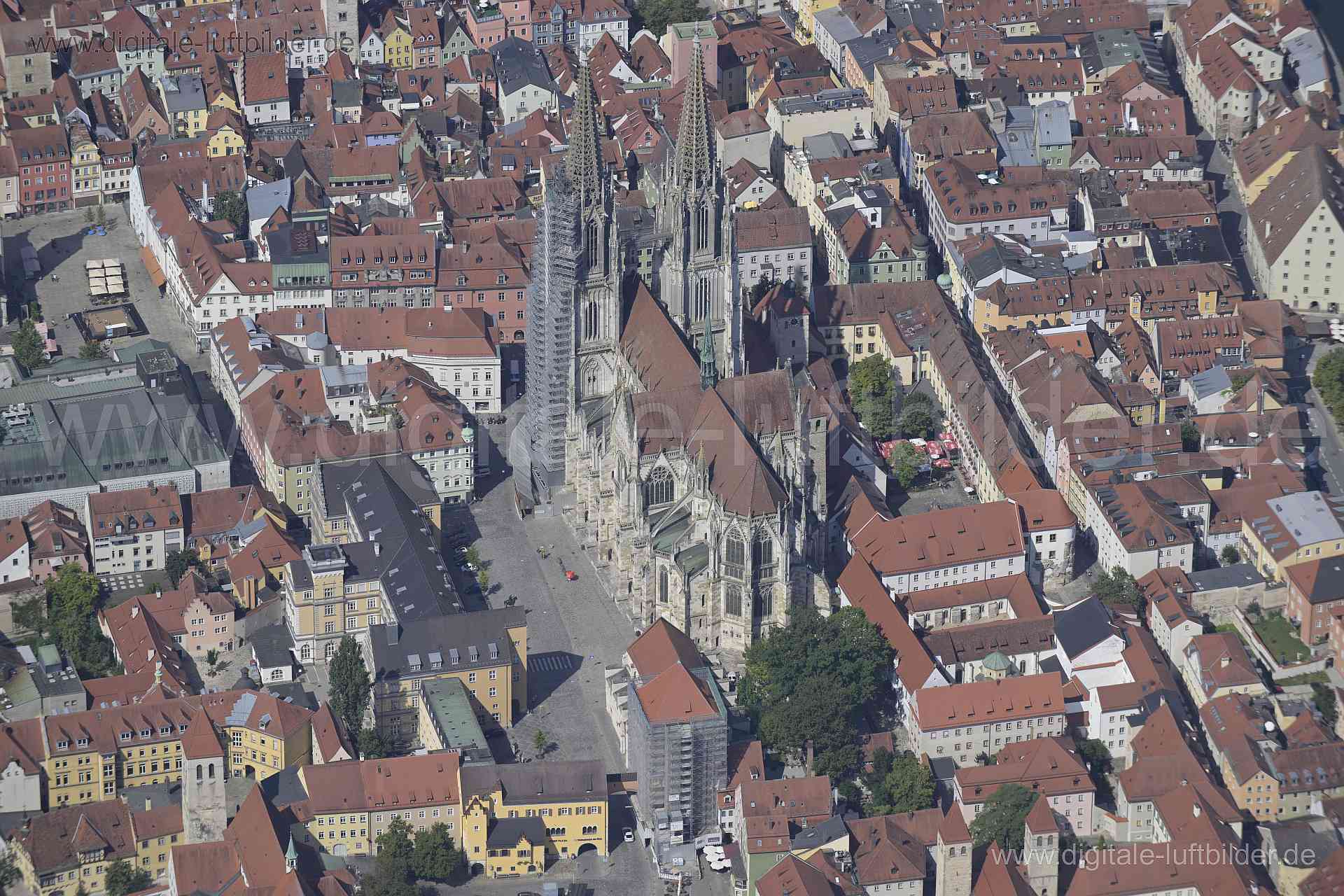 Luftaufnahme Dom Sankt Peter in Regensburg | Oberpfalz, Bayern