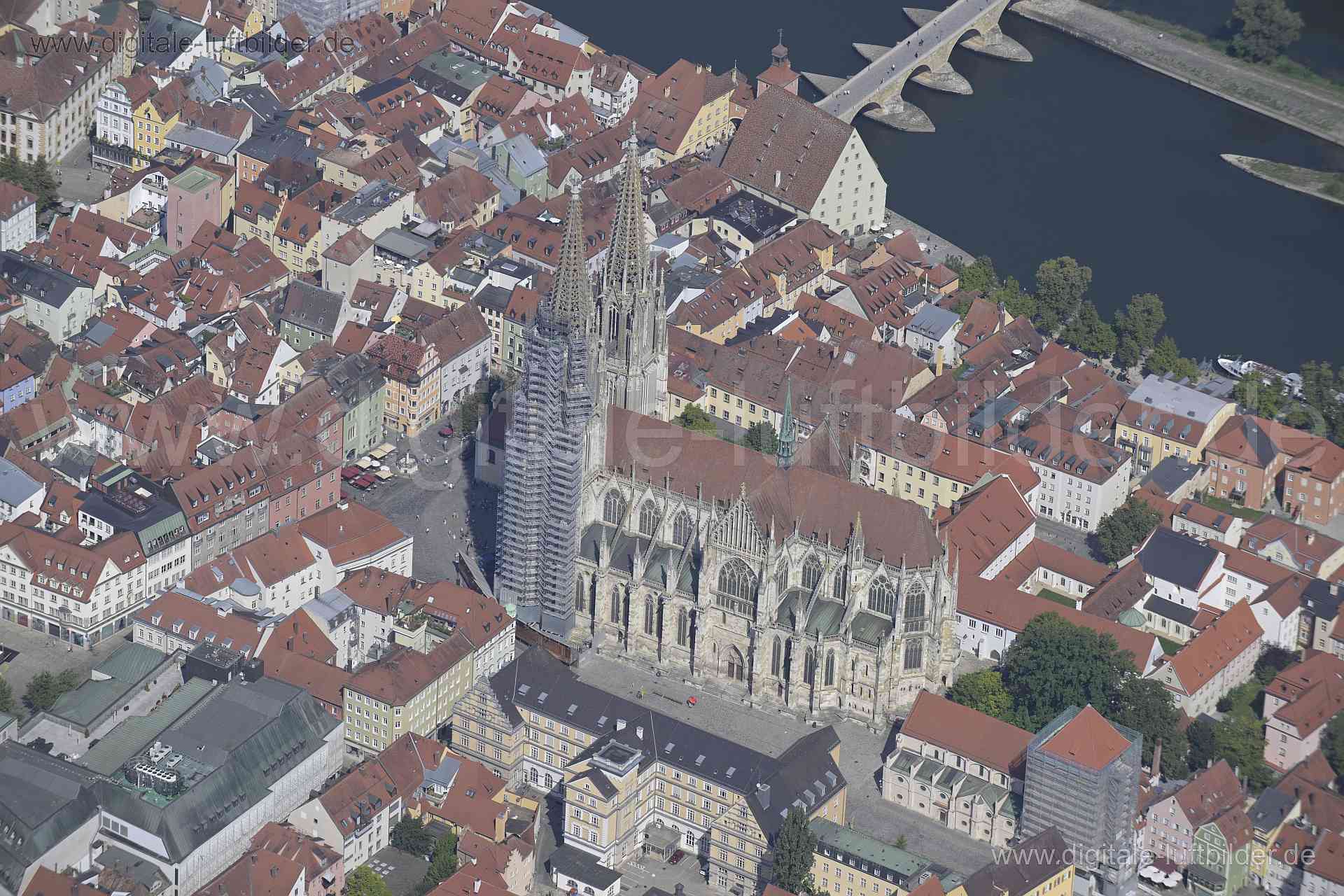 Luftaufnahme Dom Sankt Peter in Regensburg | Oberpfalz, Bayern