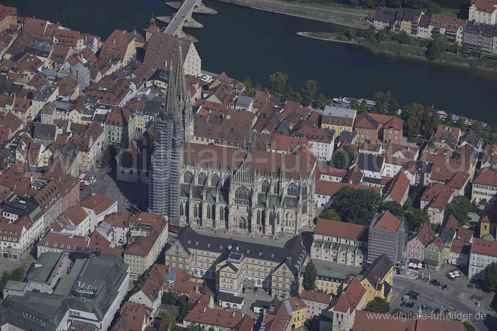 Luftaufnahme Dom Sankt Peter in Regensburg | Oberpfalz, Bayern
