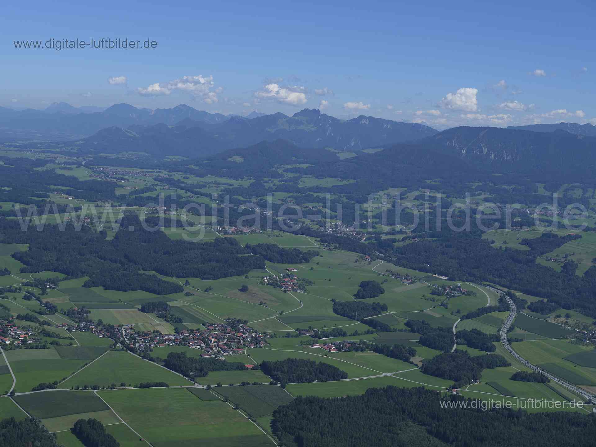 Luftaufnahme Alpenvorland in Rosenheim | Oberbayern, Bayern