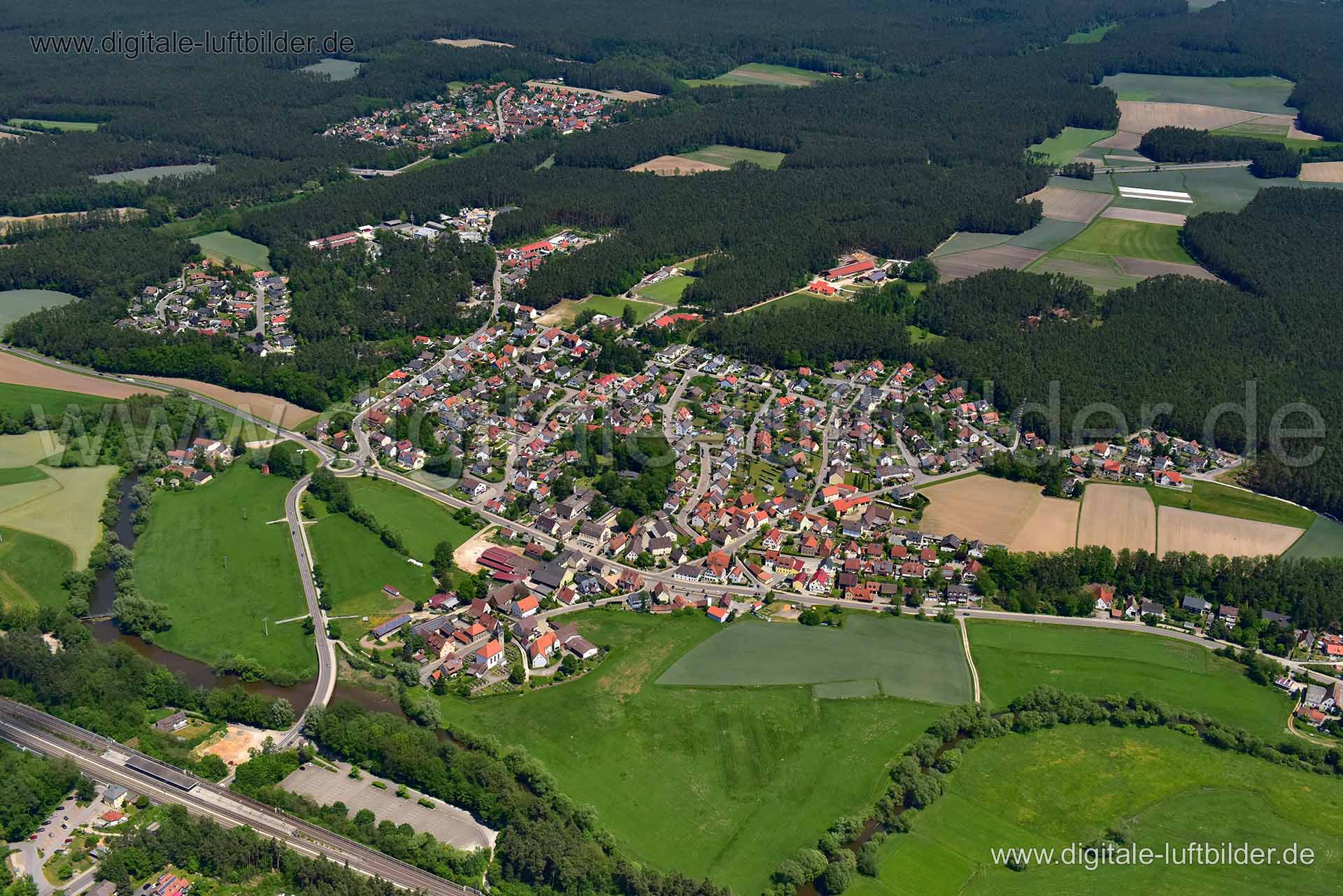 Luftaufnahme Pfaffenhofen in Roth | Mittelfranken, Bayern