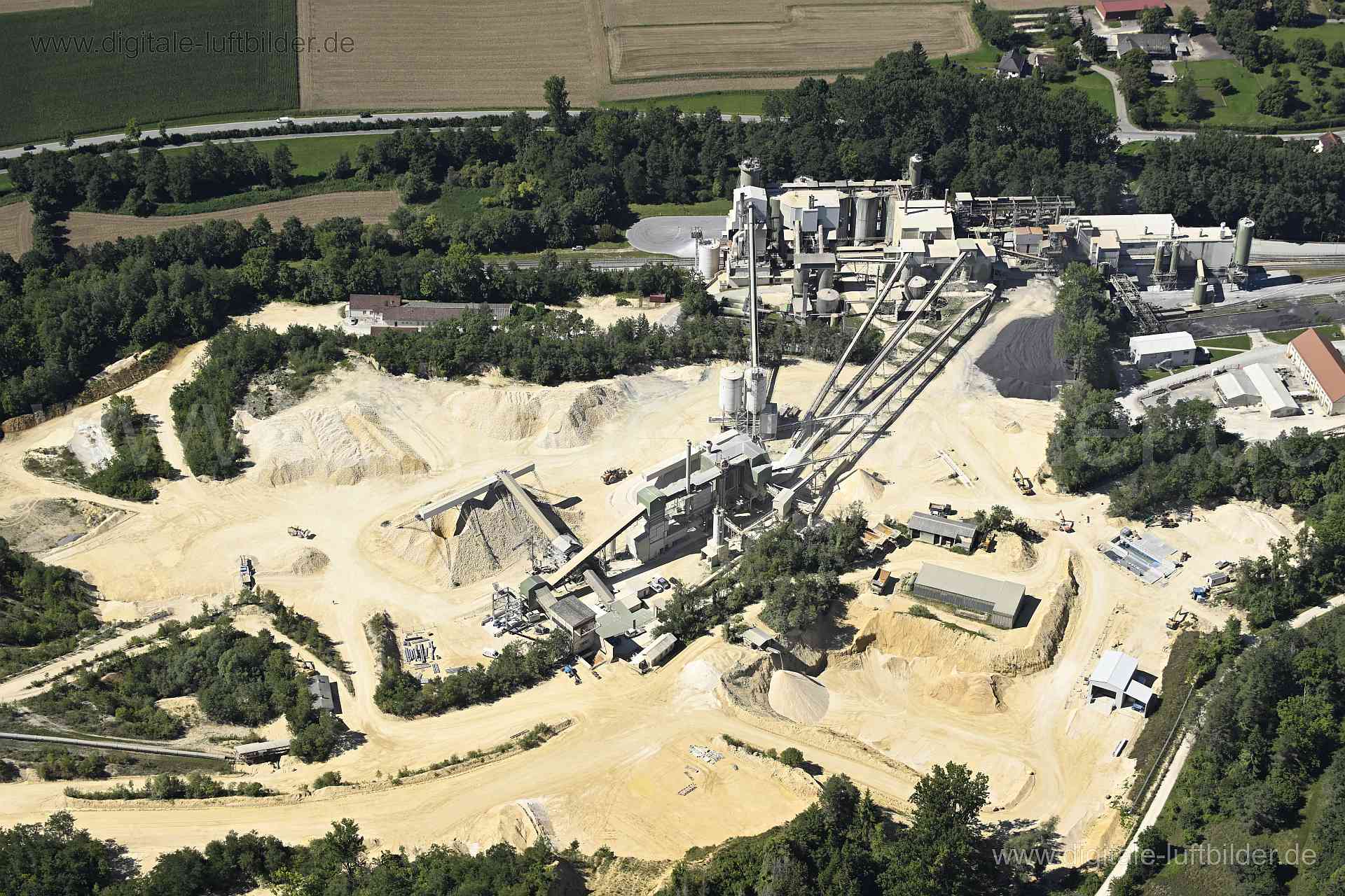 Luftaufnahme Kalkwerk Saal in Saal an der Donau | Niederbayern, Bayern