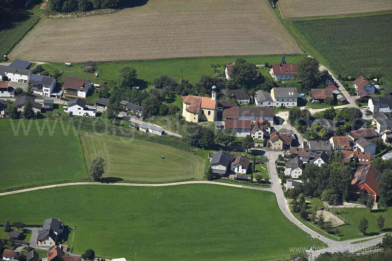 Luftaufnahme Peterfecking in Saal an der Donau | Niederbayern, Bayern