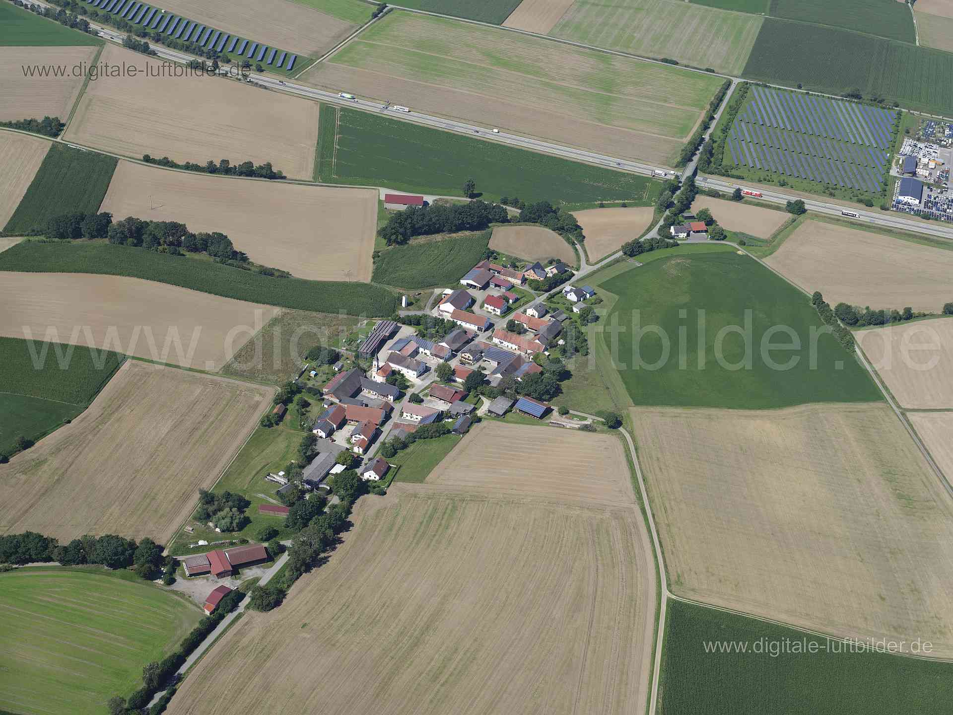 Luftaufnahme Dietenhofen in Saladorf | Niederbayern, Bayern