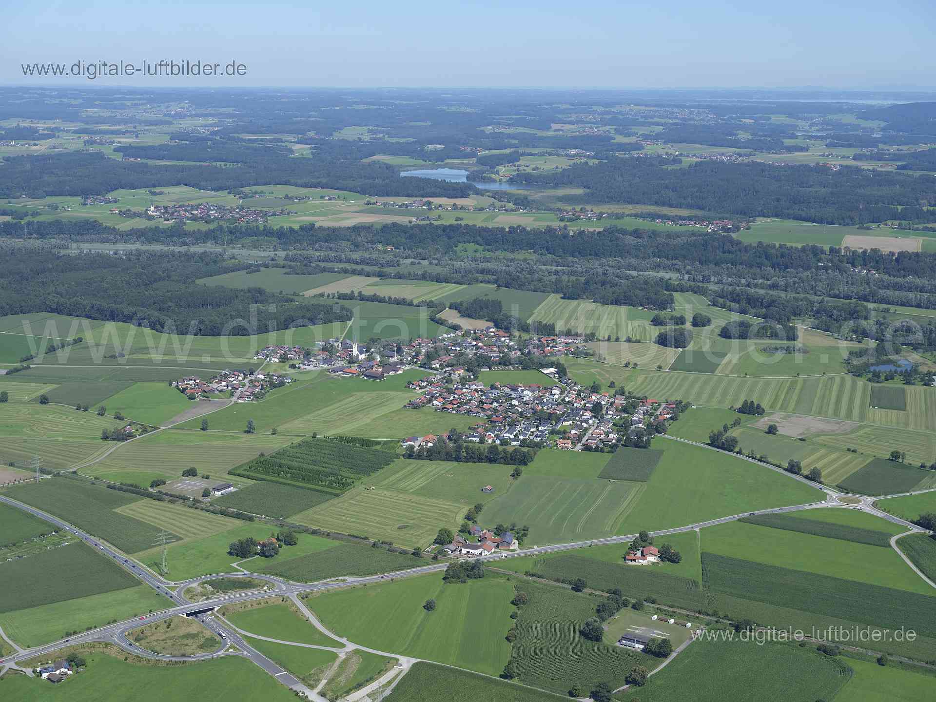 Luftaufnahme Pfaffenhofen am Inn in Schechen | Oberbayern, Bayern