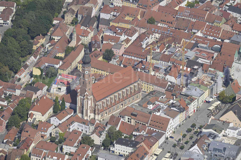 Luftaufnahme Basilika St. Jakob in Straubing | Niederbayern, Bayern
