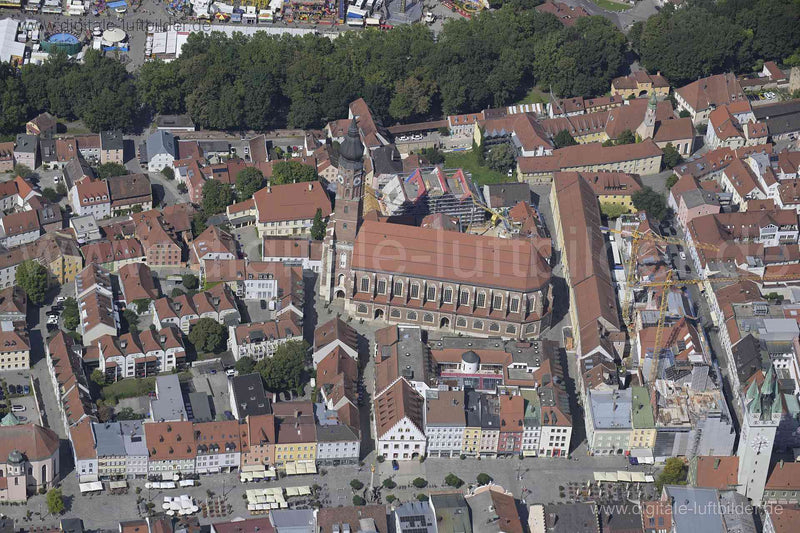 Luftaufnahme Basilika St. Jakob in Straubing | Niederbayern, Bayern
