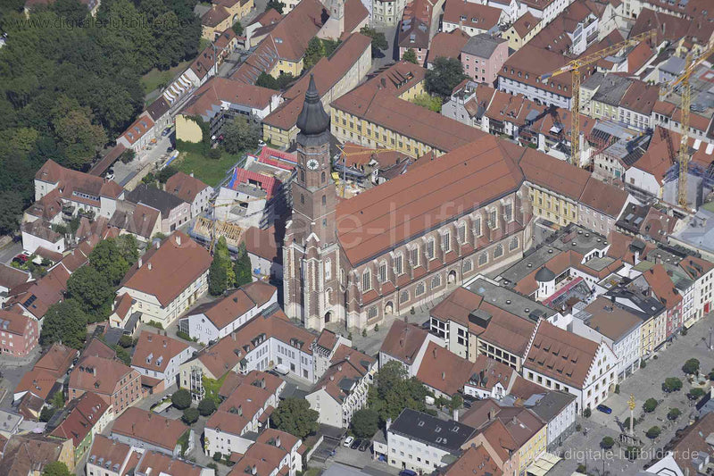 Luftaufnahme Basilika St. Jakob in Straubing | Niederbayern, Bayern