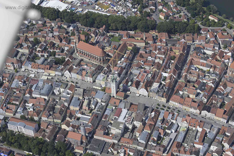 Luftaufnahme Stadtturm Straubing in Straubing | Niederbayern, Bayern