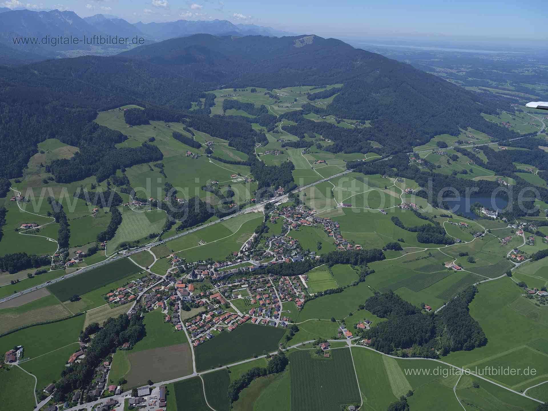 Luftaufnahme Anger, Höchstaufen in Traunstein | Oberbayern, Bayern