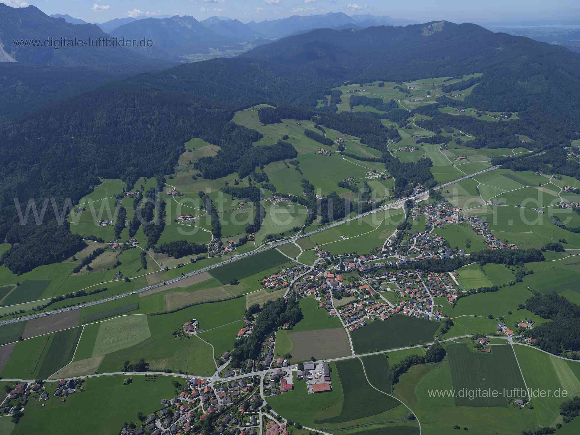 Luftaufnahme Anger, Höchstaufen in Traunstein | Oberbayern, Bayern